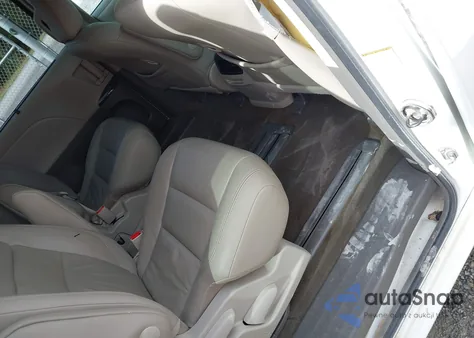 2017 Toyota Sienna Xle 8 Passenger from USA, damaged, VIN 5TDYZ3DC0HS815225